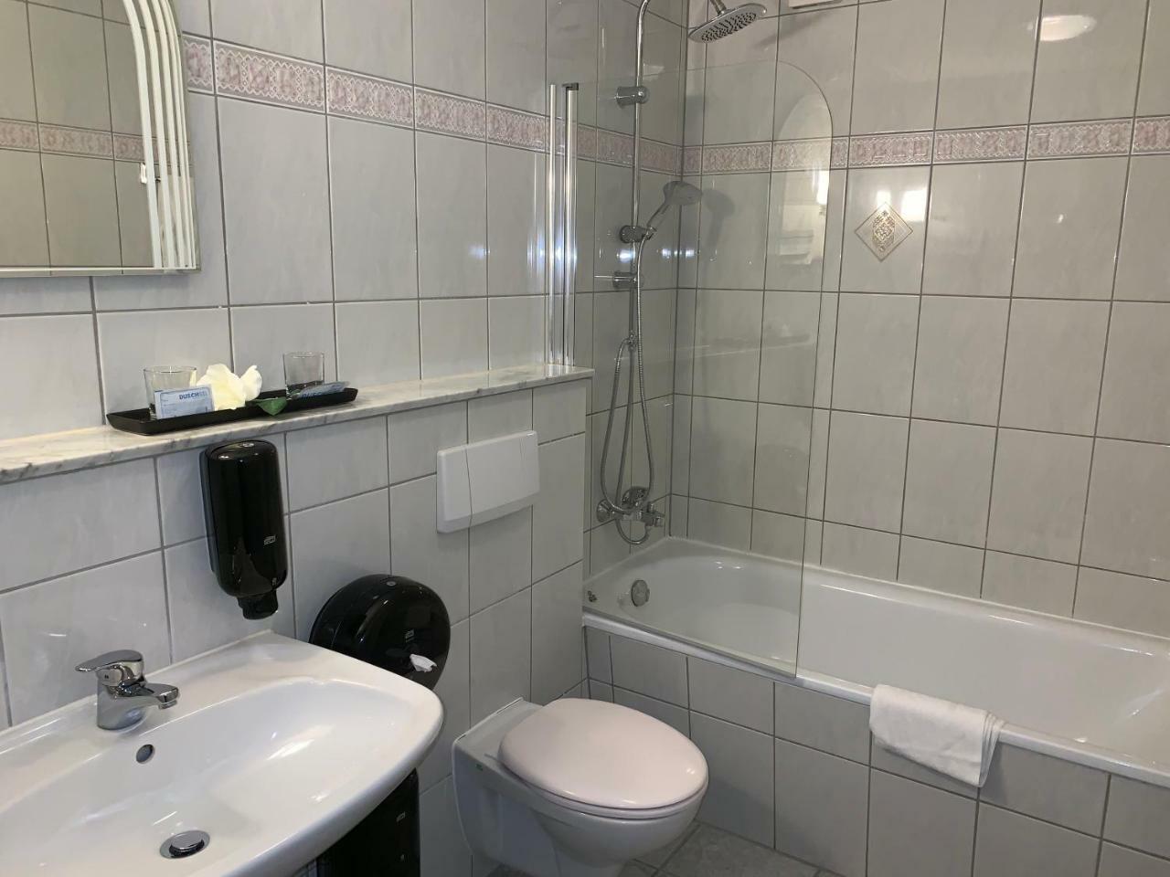 Hotel Haus Hubertus Elsdorf المظهر الخارجي الصورة